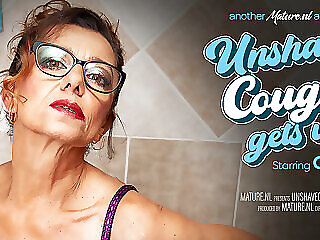 Cougar Chachi Getting Her Unshaved Pussy Wet In The Bathroom