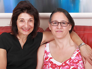 Two lesbian housewives going all the way