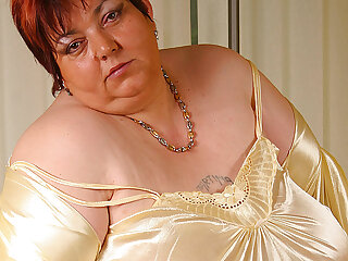 Big Malinka gets herself mushy and horny