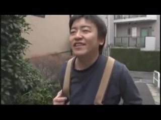 A Japanese woman makes you turn your back