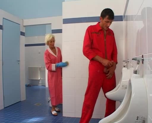 Older sex in shitter